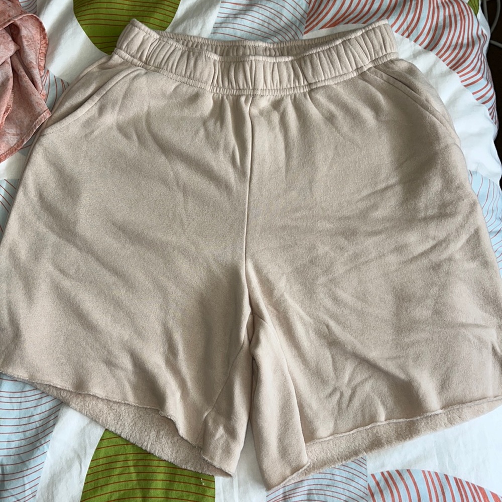 Comfortable cream sweat shorts